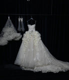 Elegant Strapless Ball Gown Tulle Lace Wedding Dress Timeless Applique Bridal Gown HZ1121